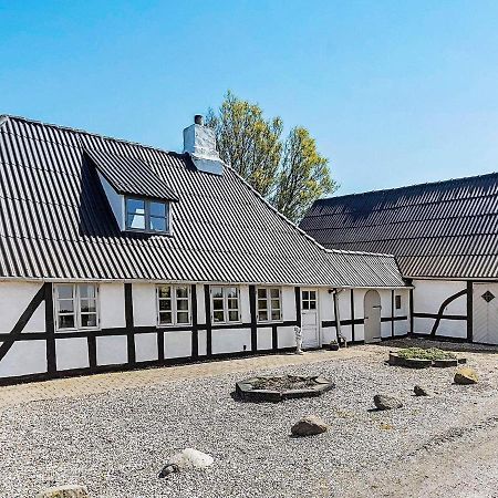 4 Person Holiday Home In Tranek R Транекер Экстерьер фото