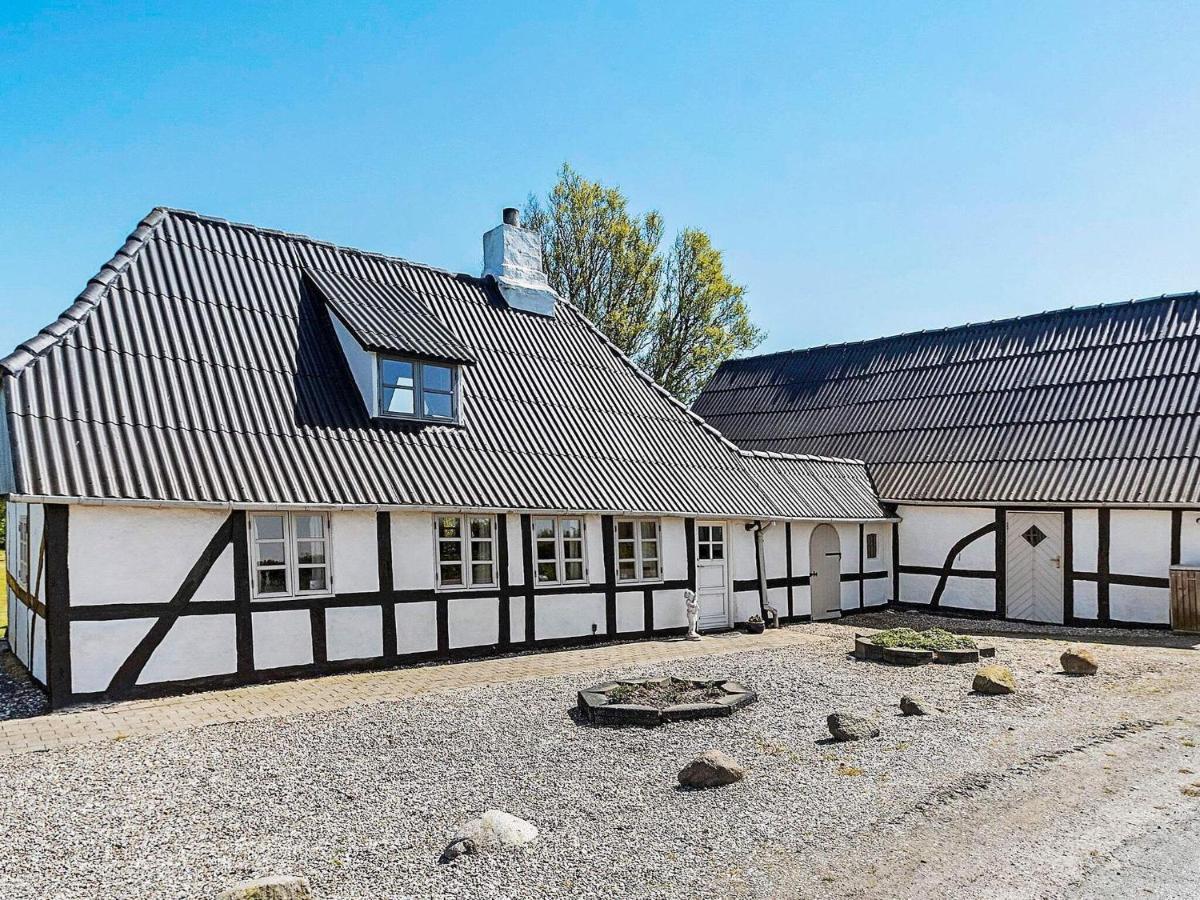4 Person Holiday Home In Tranek R Транекер Экстерьер фото